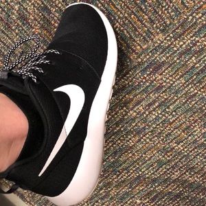 Nike roshes